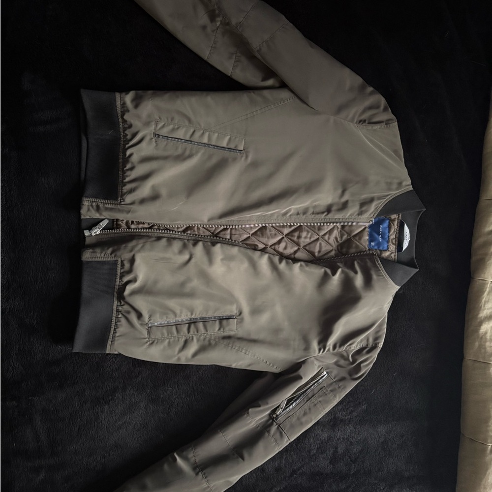 Stylish Bomber Jacket in Olive and Black